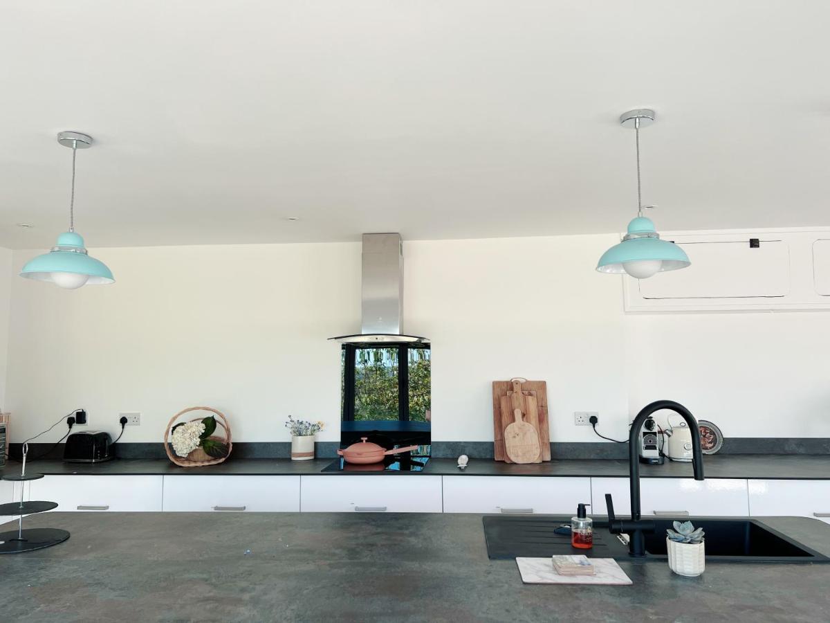 Shan Mu Inn Deluxe Hot-Tub Seaview Apartment Newlyn Exterior photo